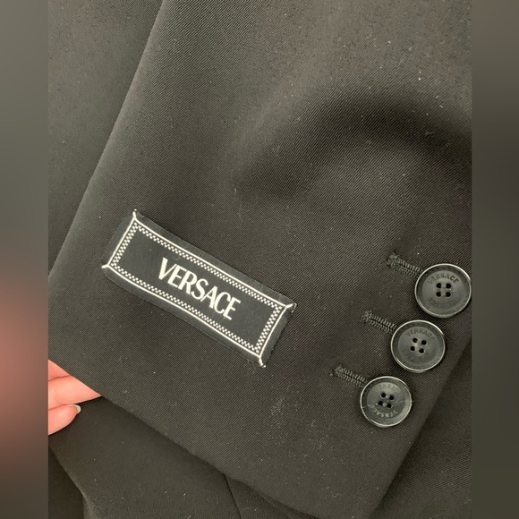 Versace 2024 Women's Oversized Virgin Wool Blazer Jacket in Black - Picture 10 of 13
